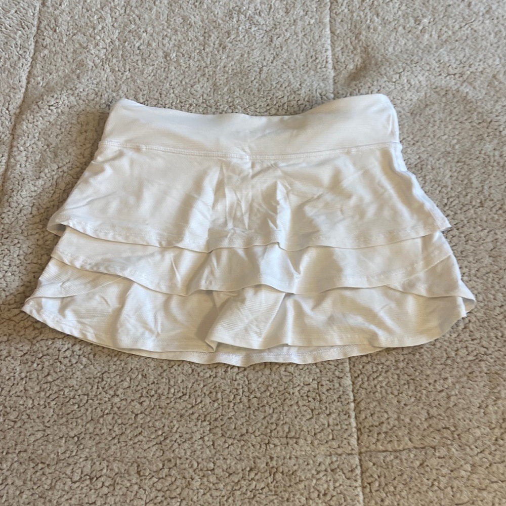 Athleta Girl white skirt with built in shorts size Medium (M).